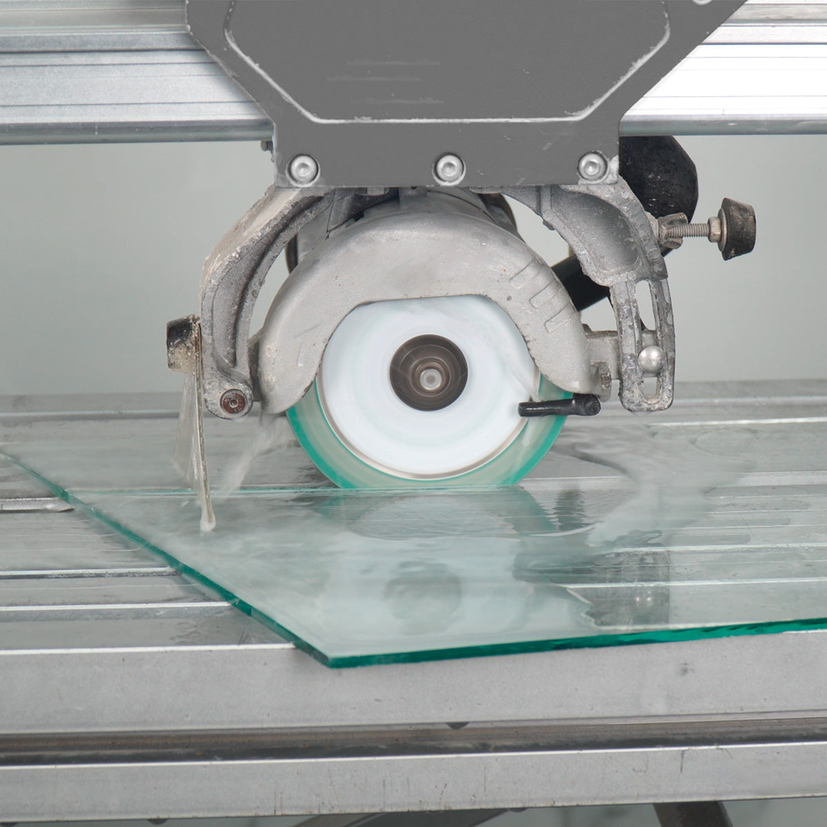 Distar MasterCUT 125 mm diamond blade cutting porcelain tile on tile saw