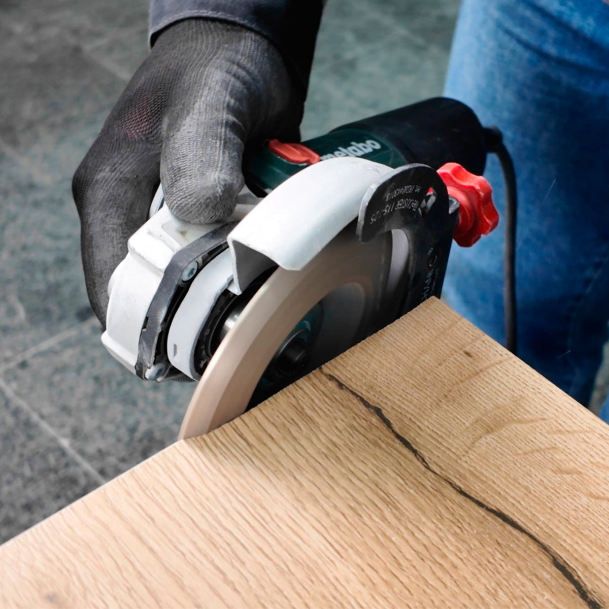 Grinding tile edge with Distar SoftEDGE 115 mm diamond grinding cup