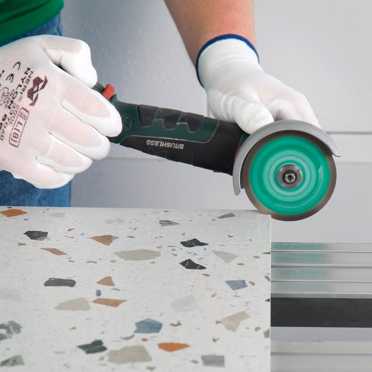 Distar Termit 76 mm diamond blade cutting ceramic tile with angle grinder